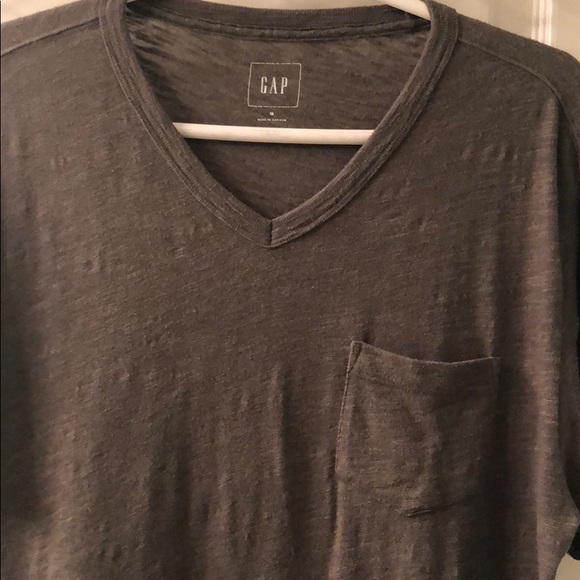 Basic Pocket Tee VNeck by Gap. - Picture 2 of 3